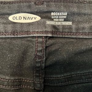 Old Navy Rockstar Super Skinny jeans size 6 regular